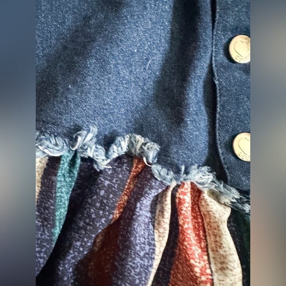 Asymmetrical jean skirt. - Picture 3 of 5